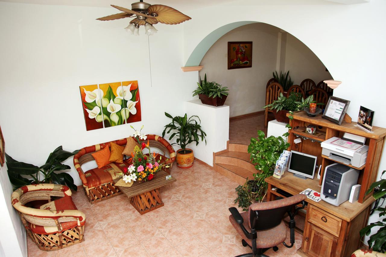 Comala Hostal Casa Blanca מראה חיצוני תמונה